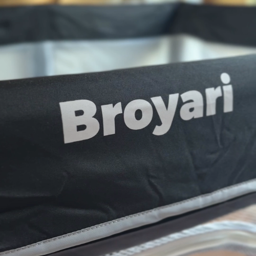 Stevig zwart frame van de Broyari inklapbare grondbox - maat-120x180